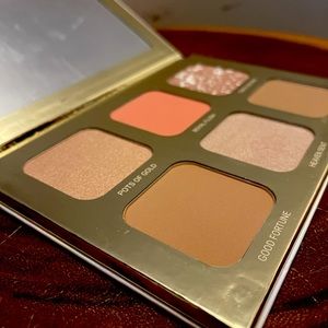 True + Luscious Lucky Glow ✨ FREE GIFT